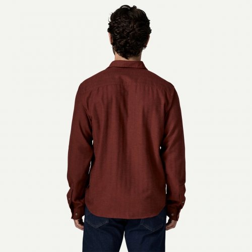 Patagonia Men's Long-Sleeved Lightweight Fjord Flannel Shirt - Mirror Weave: Rusty Red