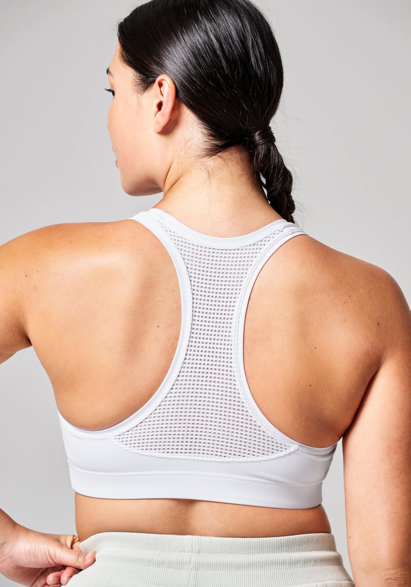 https://sigtunasport.se/images/zoom/casall-iconic-sports-bra-white-1.jpg